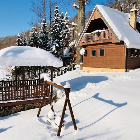 Andrea- Neakceptujeme Mlade Partie Villa Terchova Bagian luar foto